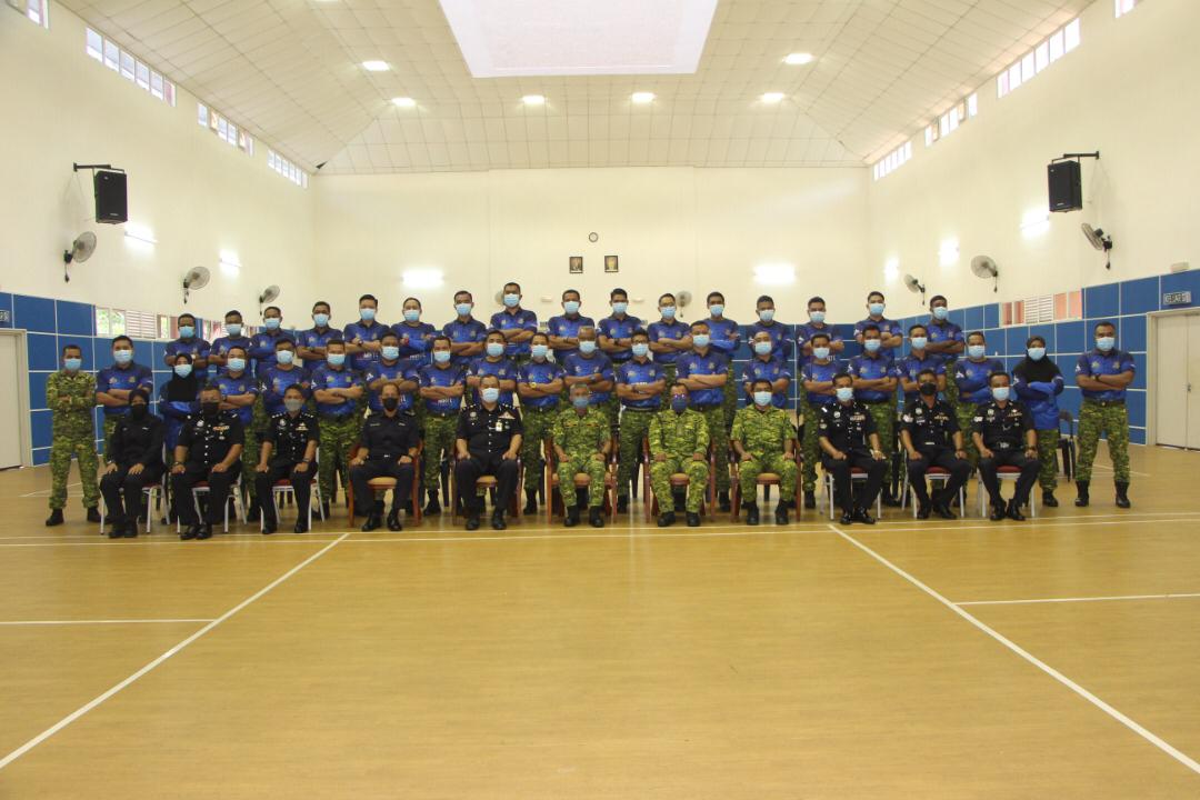 relamalaysia's tweet photo. 24.1.2022 || Sg. Petani :

Sekitar Majlis Ringkas Penutupan Kursus AMRA Mate Peg. RELA Siri 1/2022 di Pst Latihan RELA Wilayah Utara (PLRWU) yg dirasmikan Ketua Pengarah RELA. 
#SetiaBerbakti
@KDNPUTRAJAYA @dhzhamzah @IsmailSaid087 @jonathanyasin @wandahlan @yahyakgc @SazaliZin https://t.co/OIA3oxIXQn