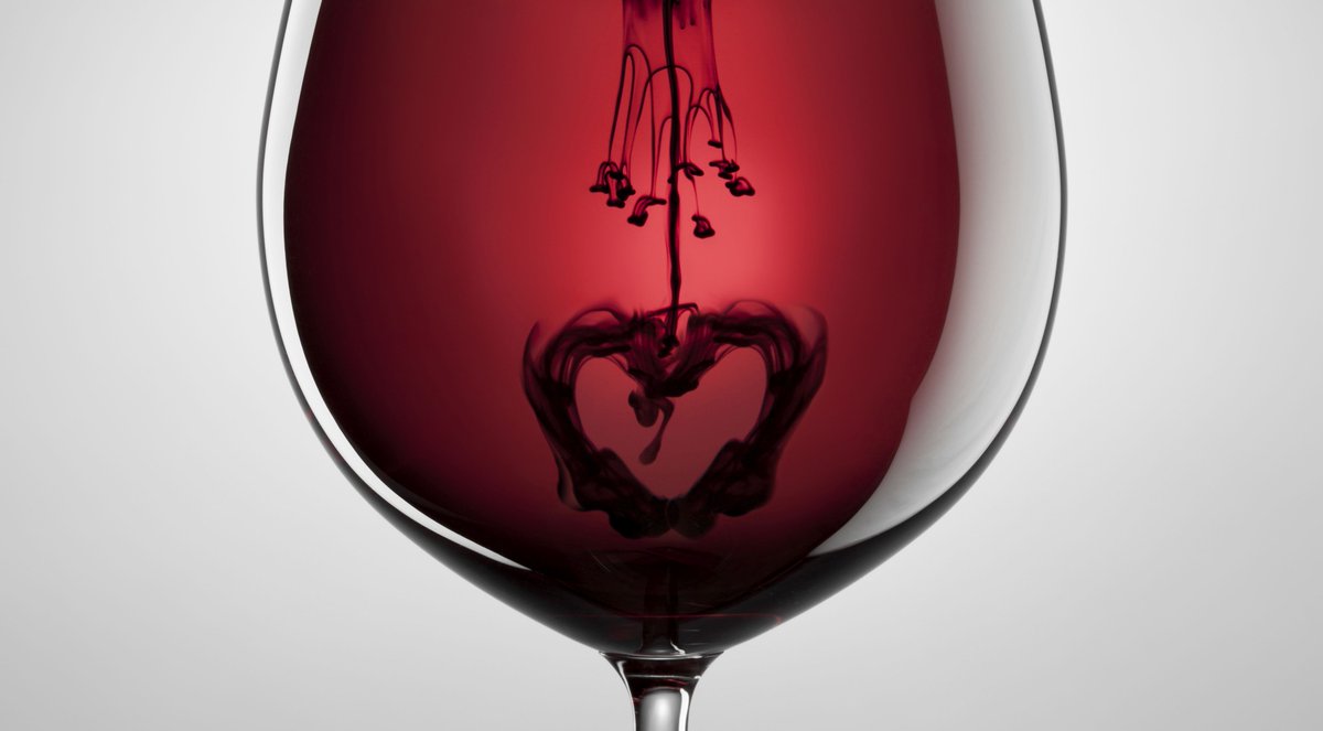 How many glasses of red wine 🍷 a day are good for the heart? The correct answer is ZERO. The evidence is clear: no amount of alcohol can help reduce your risk of #heartdisease. Learn more 👉 bit.ly/3FJnVvl