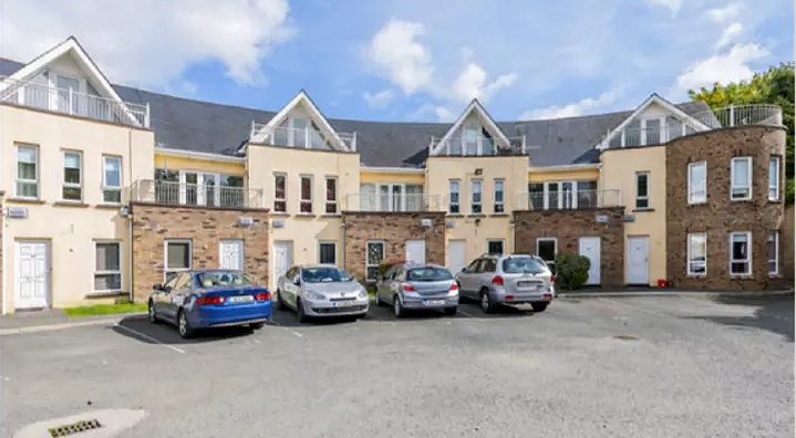 RediResiIreland's tweet photo. After an investment of €8million, we were delighted to deliver 27 new homes in Round Gardens, City West, in Dublin for @sdublincoco

We are continuing to deliver homes across Ireland that are assisting Local Authorities reduce their waiting lists.

#Housing #SocialHousing https://t.co/JkMxWNTRZw
