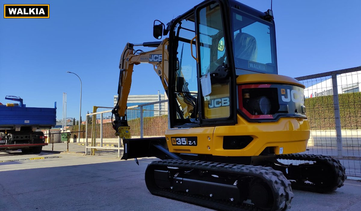 WALKIAJCB's tweet photo. Entrega de nueva Miniexcavadora JCB 35Z a un gran cliente que posee un parque de más de 9 máquinas de la marca JCB. Muchas gracias a todos por confiar tanto en Walkia como en JCB.

#walkia #jcb #walkiajcb #entregaaclientes #miniexcavadoras #madrid #jcb35z #entregas #obras #minis https://t.co/f14rVONPsQ