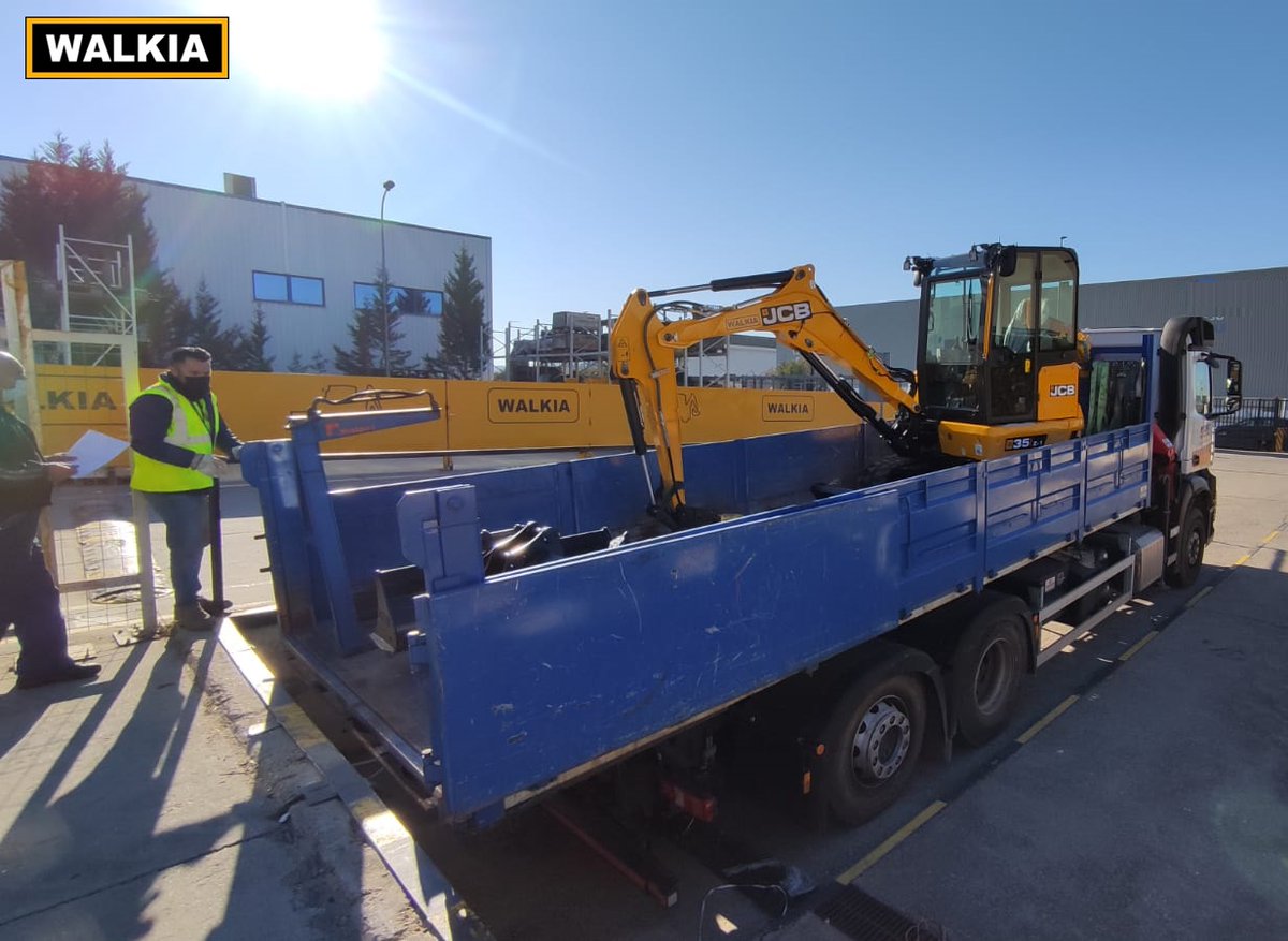 WALKIAJCB's tweet photo. Entrega de nueva Miniexcavadora JCB 35Z a un gran cliente que posee un parque de más de 9 máquinas de la marca JCB. Muchas gracias a todos por confiar tanto en Walkia como en JCB.

#walkia #jcb #walkiajcb #entregaaclientes #miniexcavadoras #madrid #jcb35z #entregas #obras #minis https://t.co/f14rVONPsQ