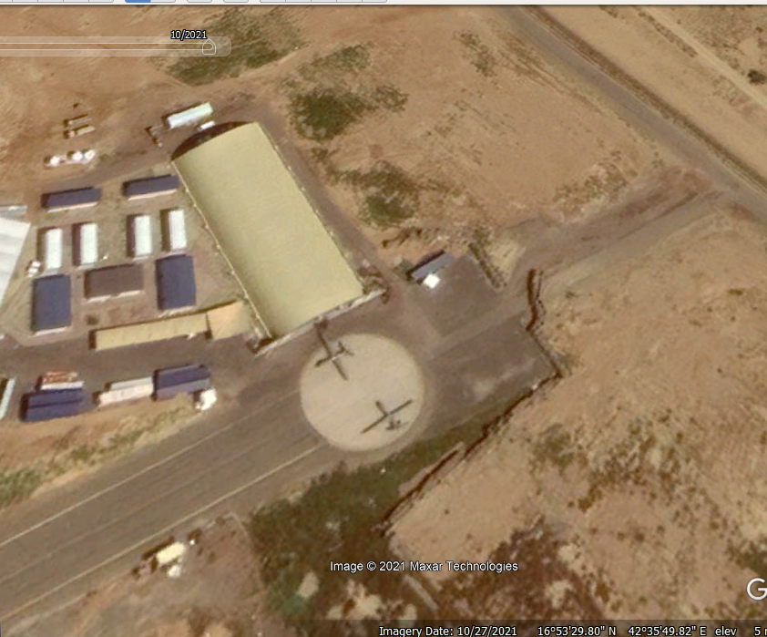 5472_nde's tweet photo. Google Earth sat image from 27th Oct 2021 showing #UAV 's at Jizan Airport #SaudiArabia ...located close to border with #Yemen. #SaudiAF https://t.co/iOgipnJDSu