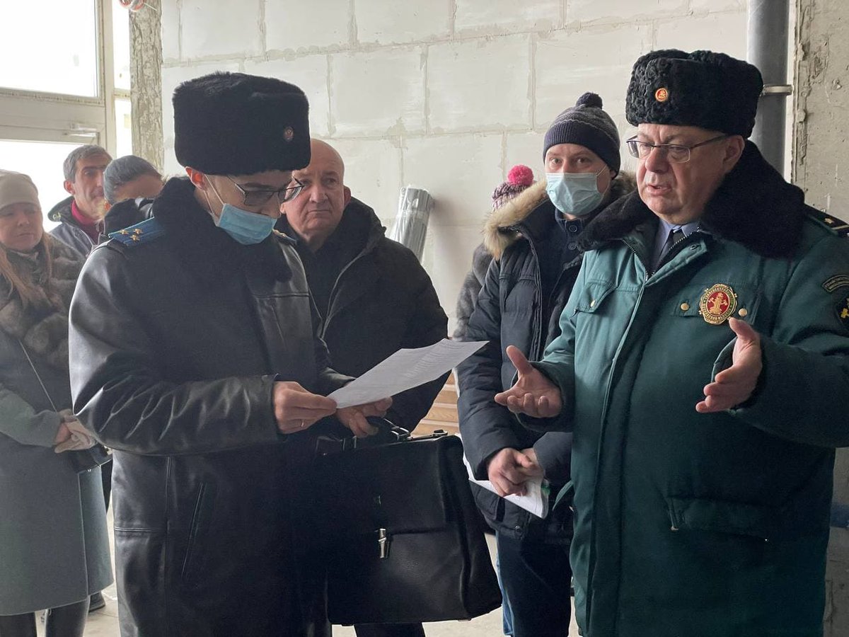 Главгосстройнадзор совместно с Прокуратурой проверили ход завершения строительства проблемного дома в Лобне
⠀
#ДОЛЕВОЕСТРОИТЕЛЬСТВО
⚡️Главгосстройнадзор совместно с Прокуратурой  провели выездное совещание в строящемся доме № 8 ЖК «Батарейный»… t2p.pw/bldEIZqnO1