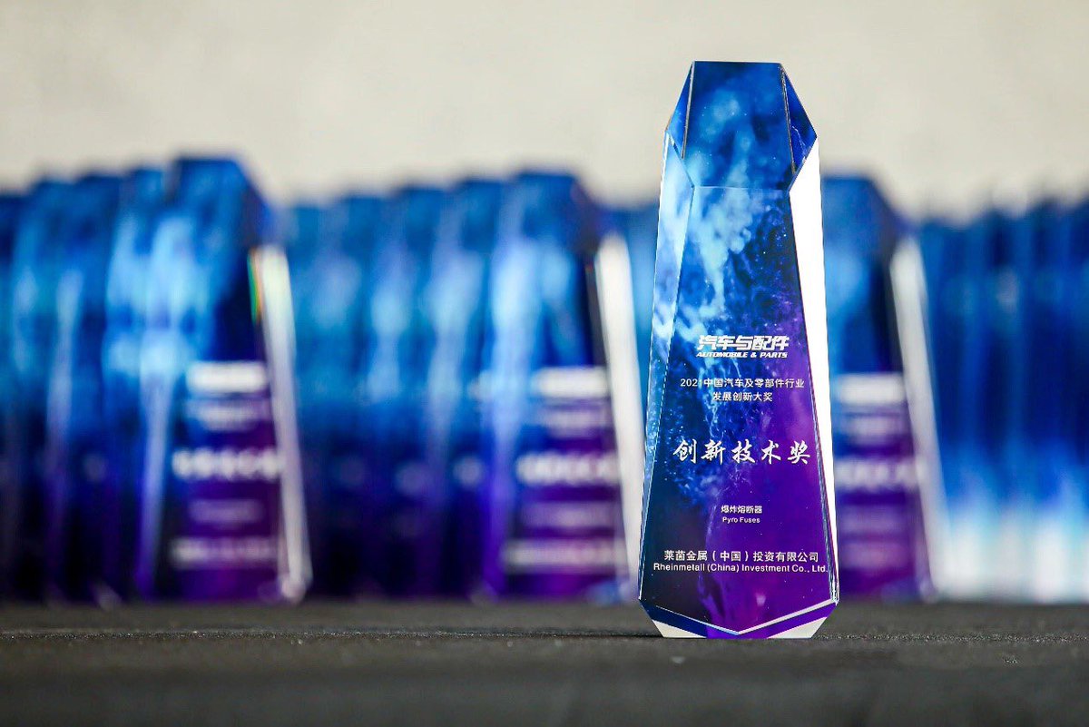 RheinmetallAG's tweet photo. The transition to #electricvehicles brings with it the need for new safety systems. #Rheinmetall has developed a #pyrofuse which has now won the "2021 🇨🇳 China Automotive & Parts Industry Developing & Innovation Award".
https://t.co/yyCbVJWCAD #emobility #technology https://t.co/DpRkAfriMb
