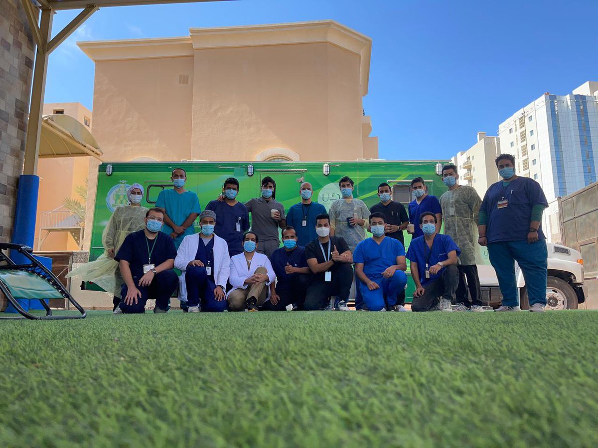 dent16kau's tweet photo. جانب من مشاركة اطباء الامتياز في حملة #نداء_الامل لخدمة ذوي الهمم بالتعاون مع فريق العيادات المتنقلة في مستشفى الاسنان الجامعي تحت اشراف الدكتورة/ نرمين هلال https://t.co/uZDqBhDcBd