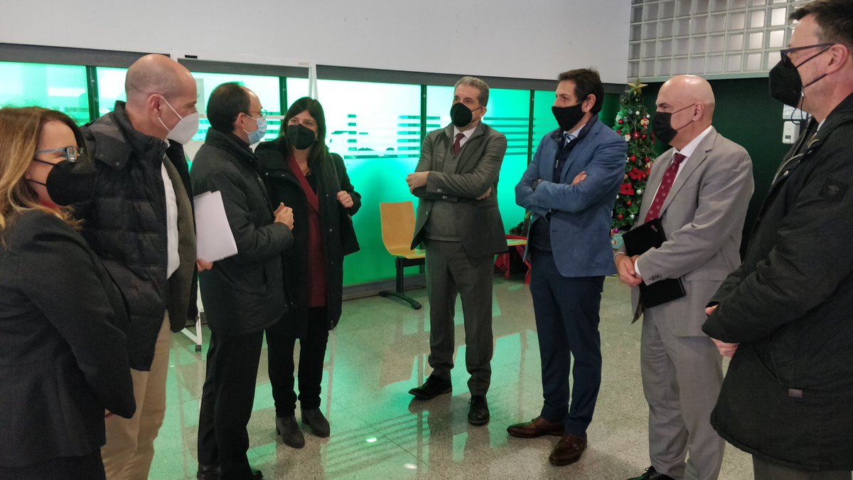 LaSalleBCN's tweet photo. Divendres vam rebre la visita de la consellera de Recerca i Universitats (@coneixementcat), @GemmaGeis, que va conèixer el nostre model educatiu #SmarLearning, el desplegament de l'#IASlab i el nostre projecte educatiu.

Més info ➡️ https://t.co/44IjJ7lCjq https://t.co/fauwVc5Dik