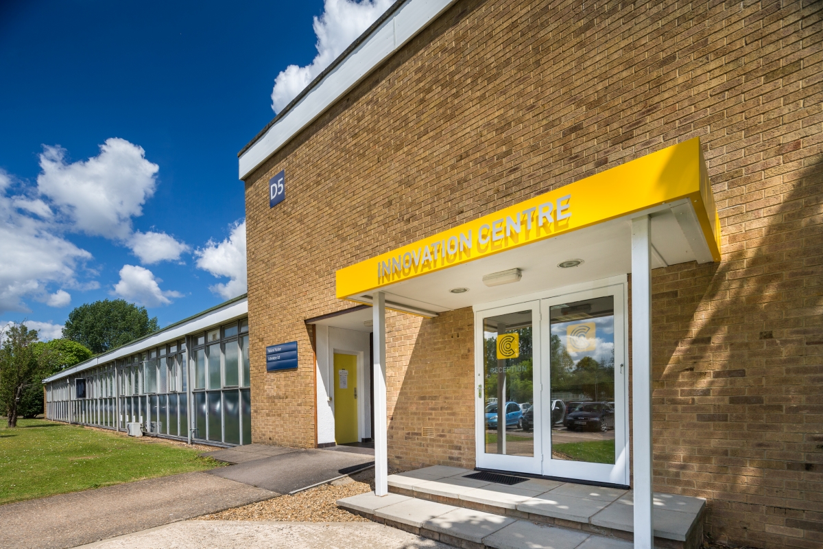 GrowzoneSpace's tweet photo. AVAILABLE office space at Culham Science Centre for dynamic start ups at one of Europe's successful science parks. Flexible and professional space to support vital early years of operation. #startup #office #flexbile #science #innovation @Culham_IC 🟡 https://t.co/nrcRn55rbQ
