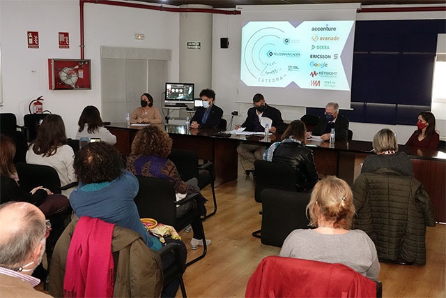 El <a href="/Dpto_IC/">Departamento IC-UMA</a>  ic.uma.es clave en la Cátedra Mujer y Tecnología ‘Hedy Lamarr’. Sus objetivos: fomentar actividades que contribuyan a la participación de las mujeres en la tecnología e incrementar su presencia en las titulaciones de este sector. <a href="/AJILET/">AJILET</a> <a href="/det_uma/">DET ETSIT UMA</a>