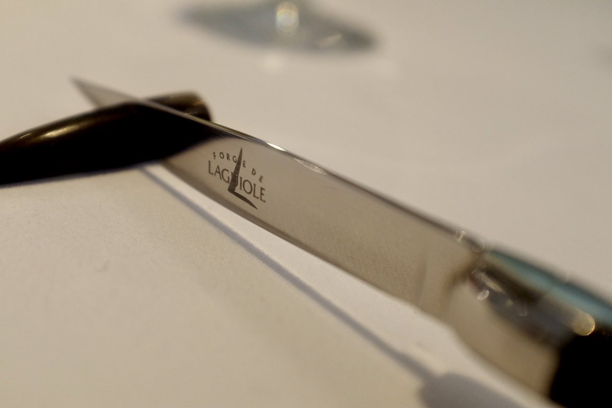 pomme505's tweet photo. #fujifilm #fuji_xseries #TABLEKNIVES https://t.co/noi4L2tbSl