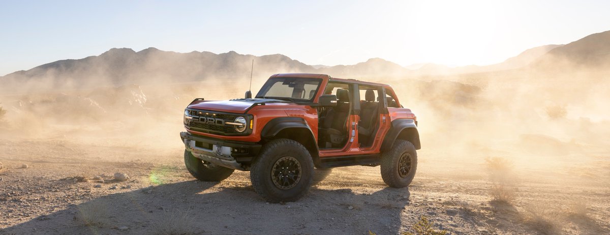 jimfarley98's tweet image. #BroncoRaptor is here and it's an absolute desert-racing beast. It's not for everybody, but for the people that want to get out in the wild, this is the ultimate. Our most powerful, street-legal Bronco ever.