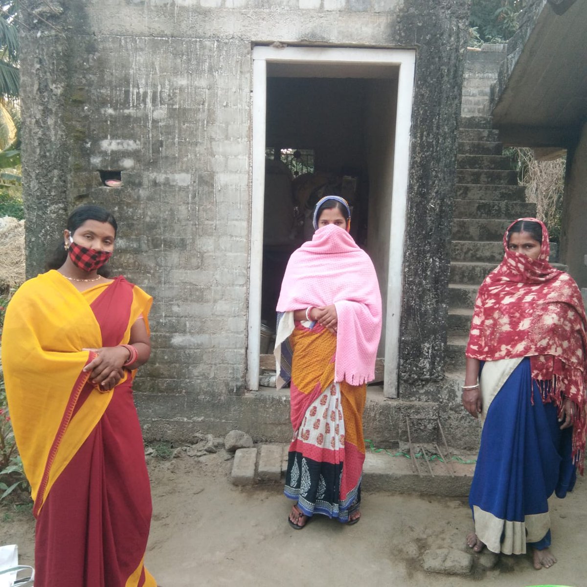 dpmubal's tweet photo. Extensive House 2 House Survey by 3As (ASHAs, AWWs &amp; ANMs) also Gaon Kalyan Samiti members in Balasore District to create awareness on 3rd wave of COVID and identification of symptomatic cases. @DBalasore https://t.co/vFOKqYmzKw