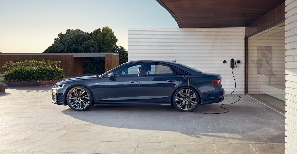AudiIT's tweet photo. L’eleganza diventa sinonimo di efficienza. Arriva nuova #AudiA8 #TFSIe: la sintesi perfetta tra performance e rispetto per l’ambiente. Configura e ordina ora la tua Audi A8 TFSI e su
https://t.co/WpCQAljvx1 https://t.co/AkAtc9hBZ2