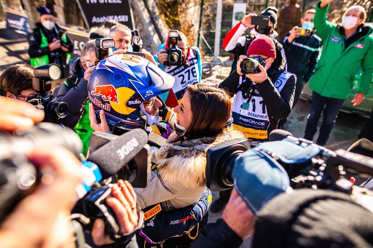 SebastienLoeb's tweet photo. Ce qui rend la chose encore meilleure ?! 

Partager ces moments avec eux 👇🏻😍🏆

#RallyeMonteCarlo #WRC #MSPORTERS #fordperformance #RedBull #richardmille #SFR #vulcanet #sparco #AeroMagic https://t.co/RZL4h8ETVc