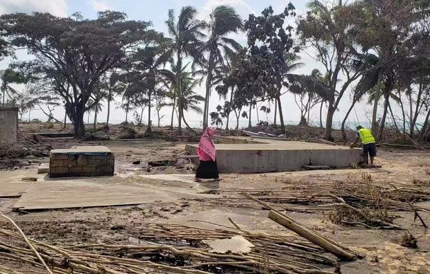 CBSNews's tweet photo. Tonga eruption equivalent to hundreds of Hiroshimas, NASA says
 https://t.co/XkrVZTqL07 https://t.co/QCYfQc8E1G