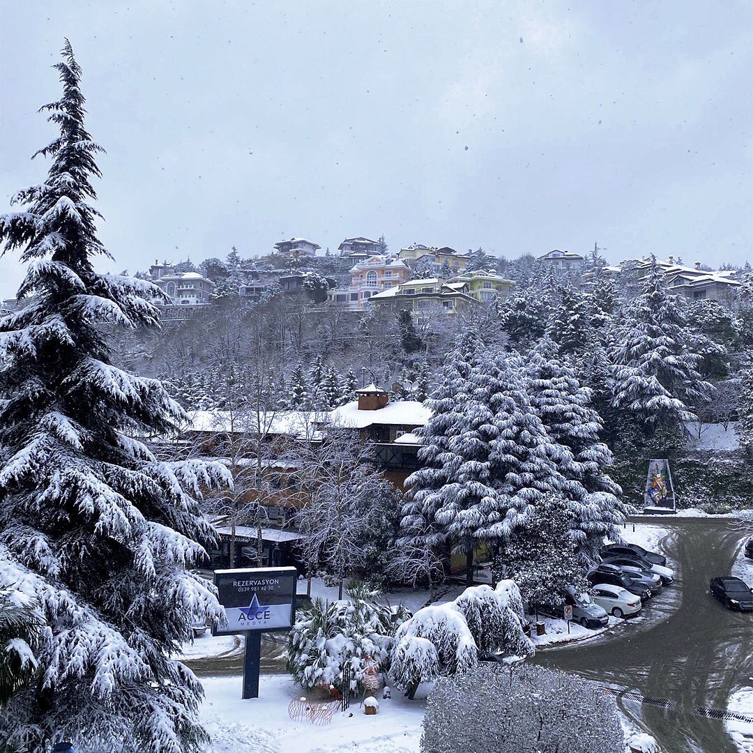 Coliseumtr's tweet photo. Coliseum her mevsim güzel fakat kar yağdığında ayrı güzel ❄💫

#coliseum #sportandlife #acarkent #sömestr #winter #kış #kartatili https://t.co/sdnhbanBnk