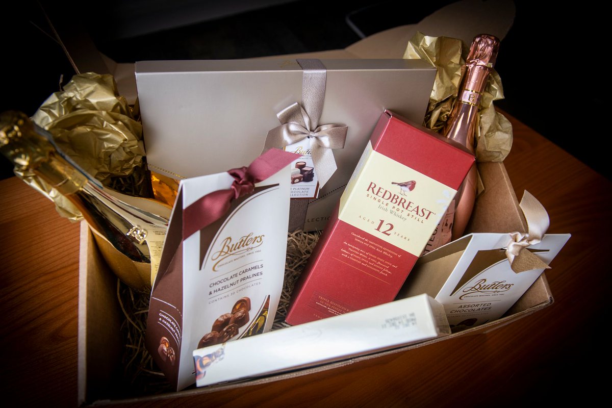 FingalChamber's tweet image. To celebrate brighter days ahead for all businesses in Fingal our corporate membership partner @DublinAirport has given us a €150 @TheLoop hamper. Simply like and retweet to be in with a chance to win. Winner announced on Friday afternoon. #FingalChamber #Inbusinessforbusiness