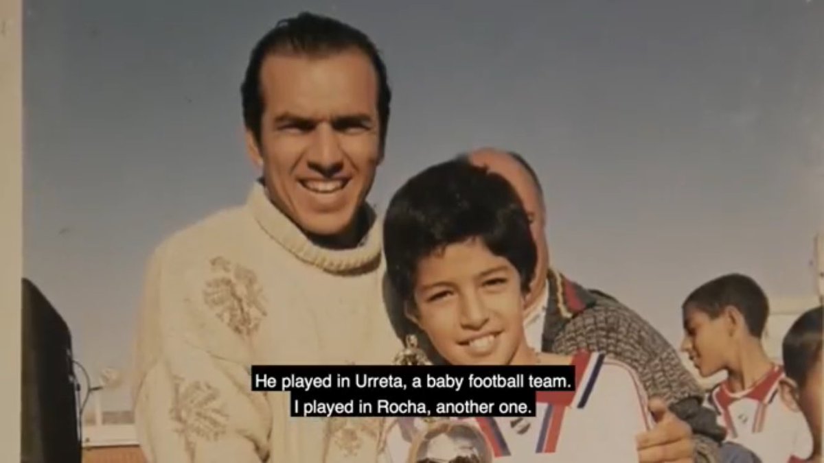 2000 - Ruben Sosa while visiting <a href="/Nacional/">Nacional</a>'s 🇺🇾 youth teams, where he took a picture with Luis Suarez 🎂