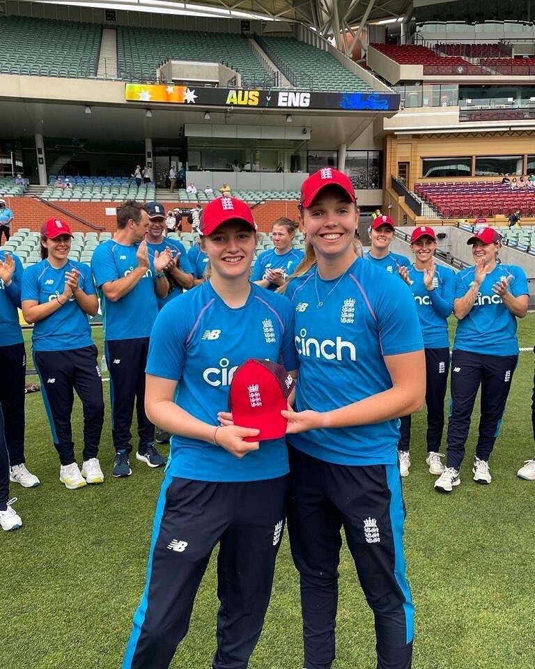 UoSScholars's tweet photo. Congratulations to @charlie_dean22 on receiving her debut t20 @englandcricket cap! She is currently competing as part of England’s 17-strong Women’s Ashes squad 🏏#goldscholar #cannybowler #updatestofollow https://t.co/nueiGDZuHE