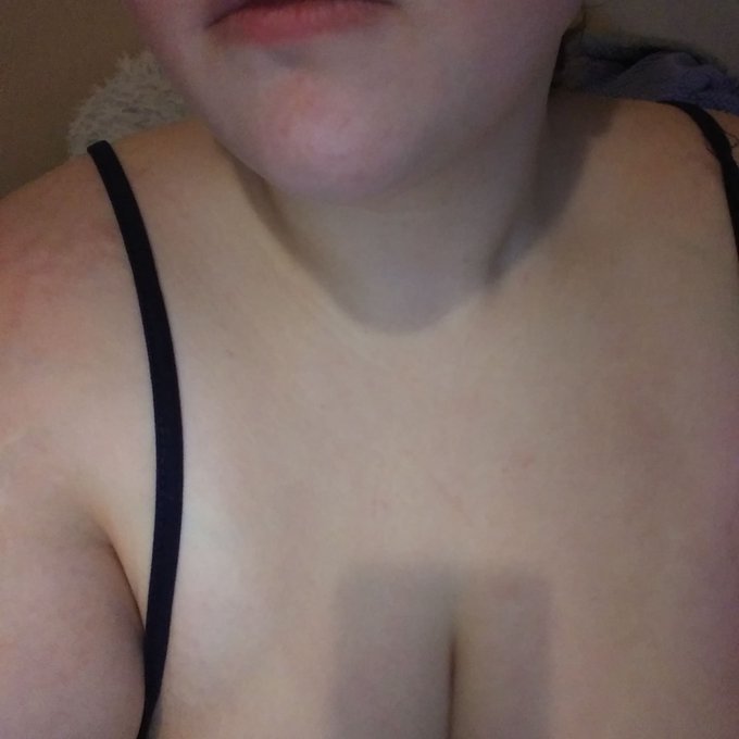 Selling content all day today. Cum on and lets play. https://t.co/vfoe3KZwcJ<a href="/tag/selling"class="tags"><span>#selling</span></a><a href="/tag/buyingcontent"class="tags"><span>#buyingcontent</span></a>