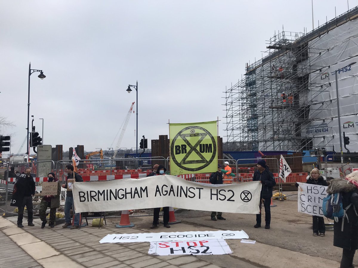 Hs2Rebellion's tweet photo. #HS2CostingTheEarth #StepUpToStopHS2 #HS2TheGreatTrainRobbery #HS2TrackOfLies
Here with others from Birmingham & surrounding areas ββ https://t.co/d8pvU0ifVi