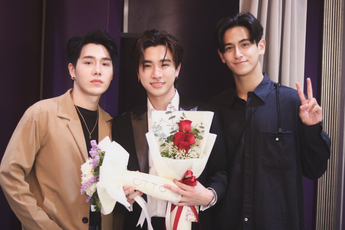 มาให้กำลังใจน้องชาย ปังแน่นอน! @perthppe #บอกโลกWorldPremiere