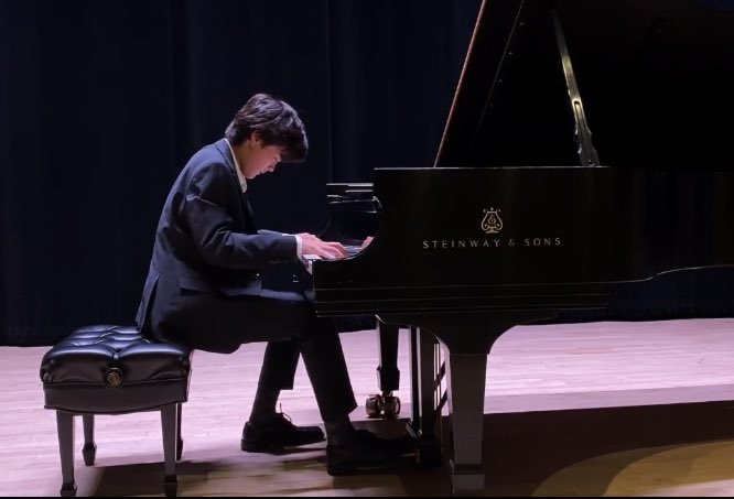 Bravo to Christopher Shin for being the winning the MTNA Eastern Division Competition! Chris’ program included Beethoven’s “Appassionata,” the complete Rachmaninoff 2nd Sonata, and Rzewski’s “Which Side Are You On?”. Chris’ next step is the National Competition. #rowancmsproud