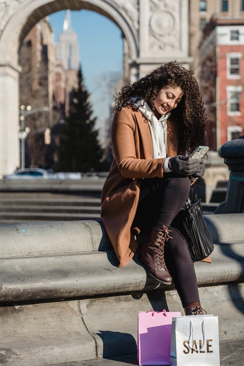 RealChatfully's tweet photo. With the ability to #TextWithCustomers, comes the opportunity of retaining them in the long term. 

Data shows that SMS receives about eight times as many responses as email campaigns! Don't let this opportunity slip by!

https://t.co/b3Hkr7tHMm 

 #CustomerCommunication https://t.co/Fd4YOe9ZWa