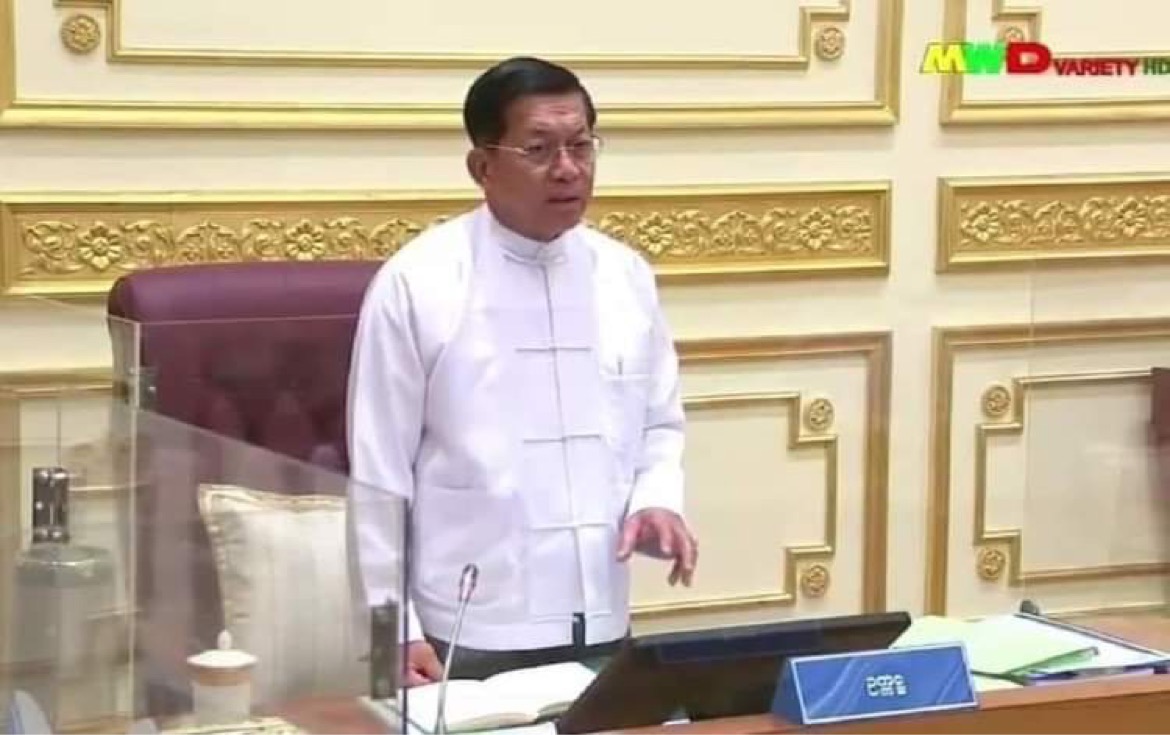 TheChindwin's tweet photo. Myanmar military junta leader Senior General Min Aung Hlaing said all leaders around the world want their country developed except a dictator during the military council meeting convened on 20 Jan 2022. The meeting was on air by Myanmar military’s propaganda TV known as Myawaddy. https://t.co/bRElZ3zKBG