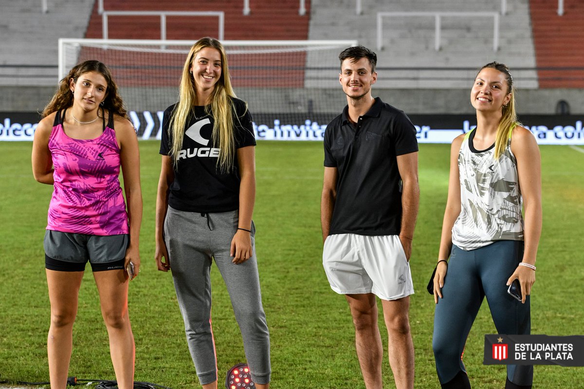 EdelpVoley's tweet photo. 🤩 ¿Están chequeados esos outfit? 💣 @ruge_arg https://t.co/o3ebpncuZi