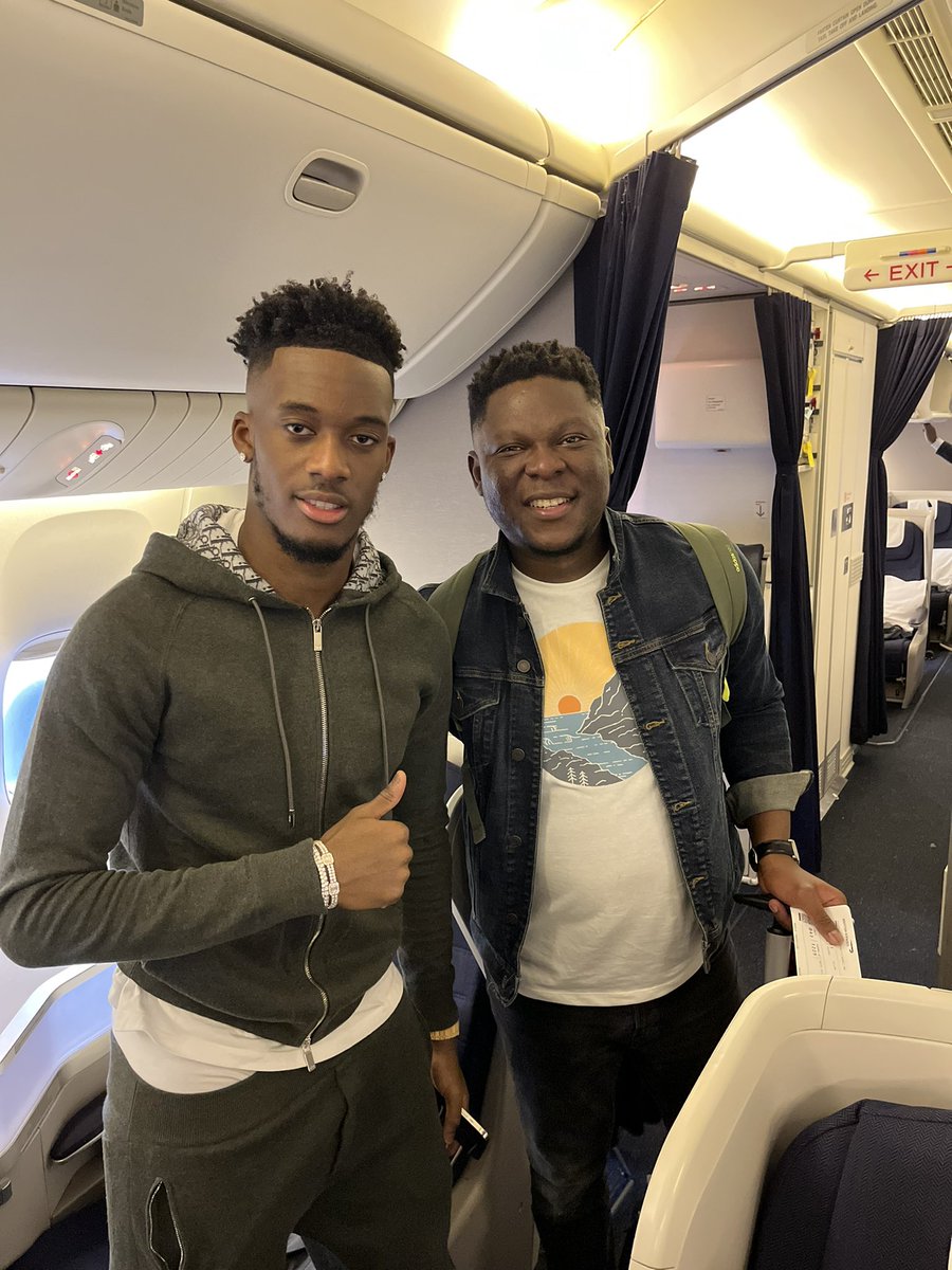 Laurelnana's tweet photo. En route home and I ran into this man. He has a week off from @ChelseaFC duties and also vacationing in the motherland 🇬🇭. https://t.co/aqGN8nWJs2