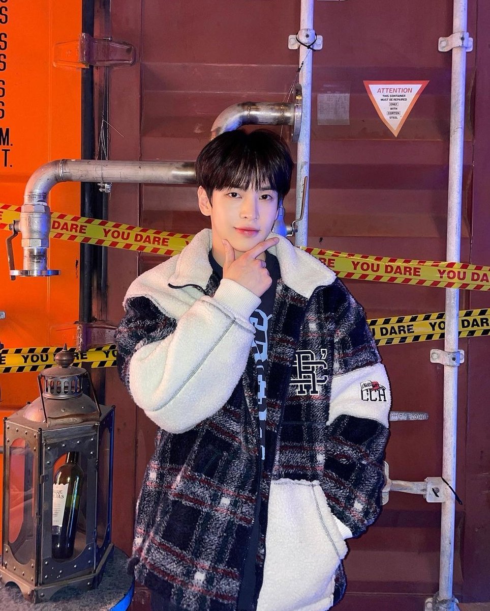 almsource's tweet image. #앨런 #크래비티