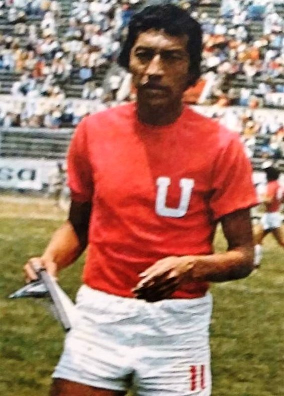 AntonioUbilla1's tweet photo. 24 enero 1947 nace en Gyquil el goleador Gonzalo "Pachaco" Castañeda, ex Emelec, D Cuenca, LDU Quito, LDU Portoviejo #Pachaco #GrandesJugadores https://t.co/RaPei0G14m