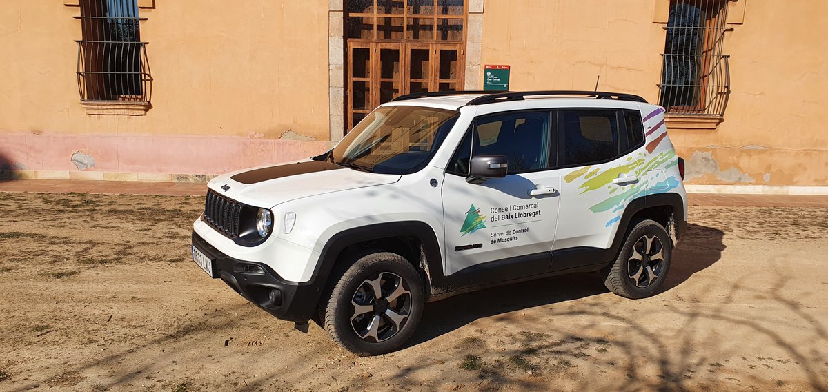 Entra en servei el nou 4x4 endollable de @mosquitsdelbaix, dins del pla de mobilitat sostenible del <a href="/CCBaixLlobregat/">Consell Comarcal del Baix Llobregat</a>. Substitueix un cotxe de 1.450 kg de CO2 l'any, per un de 396 kg, reduint les nostres emissions globals des de 15.450 kg el 2017, a menys de 9.700. Continuarem!
