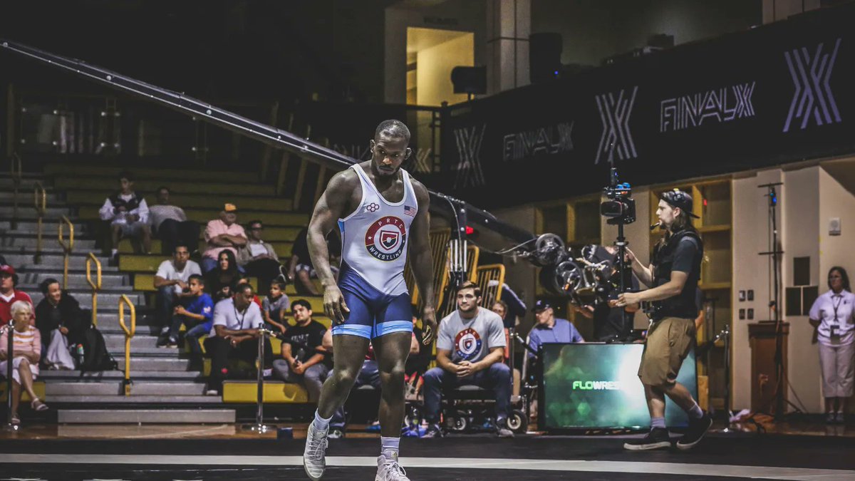 chain_wrestle's tweet photo. Rise up! Here's your Monday morning reminder that you can handle whatever this week throws at you π π π
@IamRichPerryUSA #richperry #chainwrestling #jointhechain #mondaymotivation #wrestling #overcomer #legacyathlete https://t.co/JZyo4IlePk