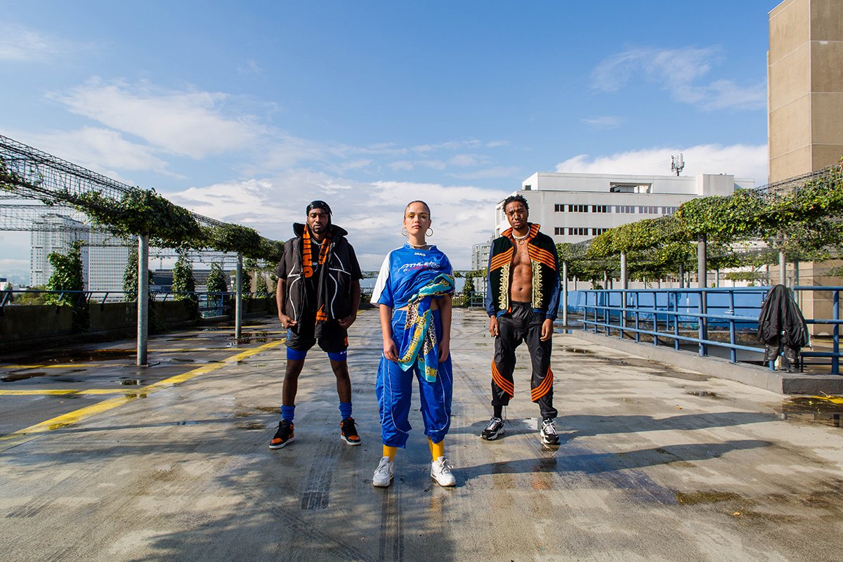 Het verhaal van Carmen Luijt. Hoe haar afstudeercollectie #smeltkroes van de #mode opleiding leidde naar haar modelabel #StictchingStories 

tinyurl.com/2p9fsejf

#carmenluijt #heritage #modeontwerper