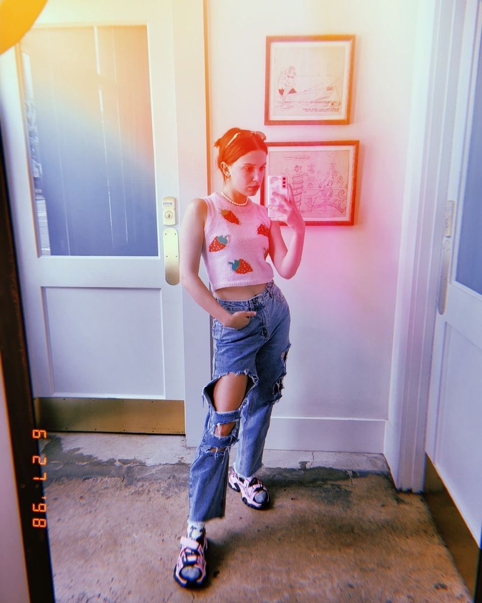 sopialillis's tweet image. Here’s another attempt of mine for seeking amiable peers to converse with. I go by the name Millie Bobby Brown and I'm making my attempt to find new people to be friends with especially my western fellow. Reply if you’re interested &amp;amp;&amp;amp; RT’s this post would be highly appreciated💟.