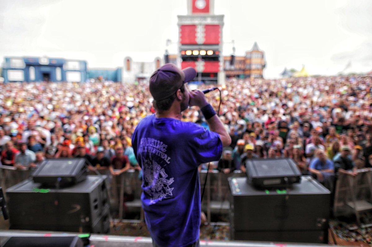 Summer is coming, and it looks beautiful.

We've got spring first, and probably a bit of winter too, but I wanted to let you know about some festivals you'll be able to find me at.... When Summer does come....