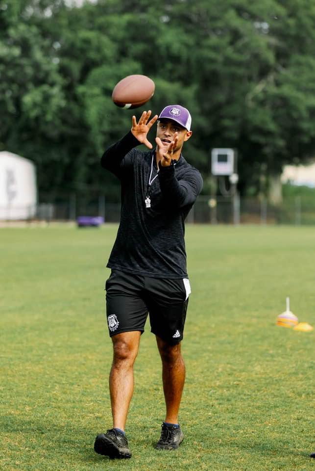 BamaHSNews's tweet photo. @BamaHSNews 10Under40
#5 Michael Davis (Geraldine)
Taking over for Brad Waldrop in 2021, Davis led the Bulldogs to a 7-4 record and we expect them to improve greatly in 2022. #10Under40
@coachmdavis07 @GHSbulldogs_ https://t.co/I45mQHdnMd