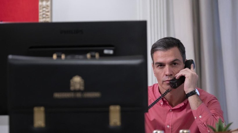dlacalle's tweet photo. Al final va a ser que estaba llamando a la radio para que le dedicasen una canción...

Biden no llama a Sánchez. https://t.co/2STiKYd0sD