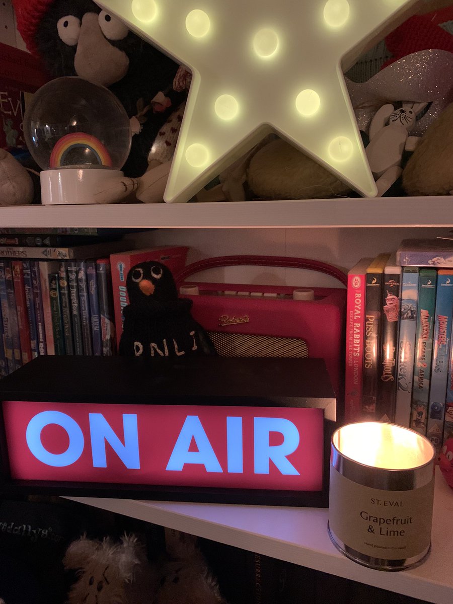 LynnParsonsUK's tweet photo. Come on in from 7pm @magicfm Three hours of Monday night Musical Treats πYour Whispers & Windows plus the Lights down LowπHot Chocolate & a Grapefruit & Lime candle flickering in the corner of the Home Studio #SmellsDivine https://t.co/nR5EK1O1aj