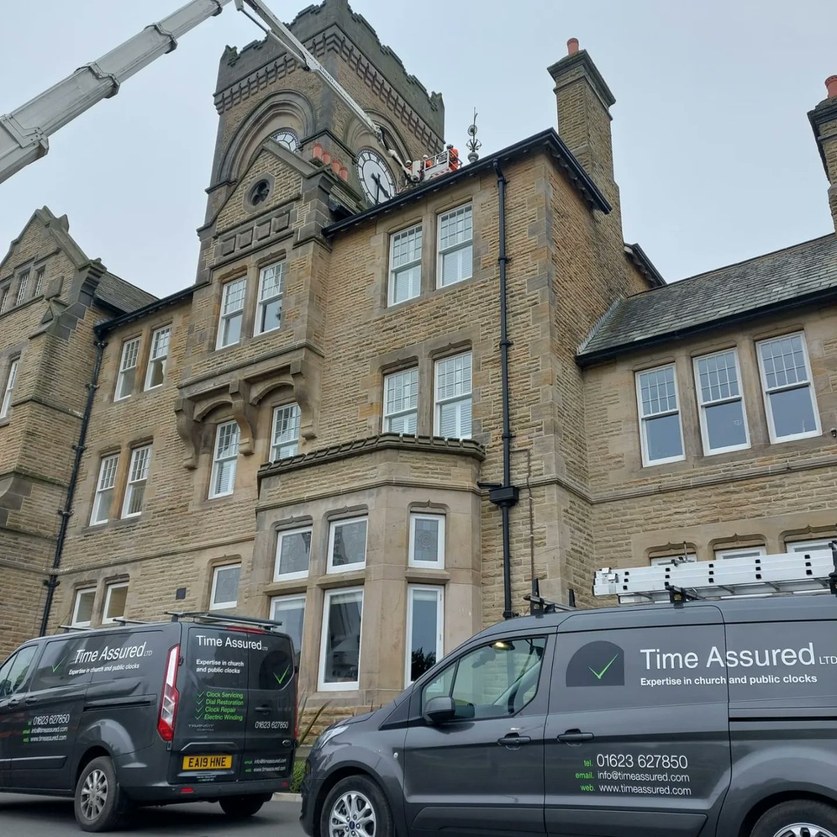 TimeAssured's tweet image. Today the team have been in Leeds removing the hands from these 10ft dials.