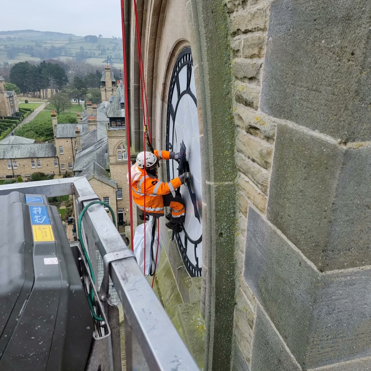 TimeAssured's tweet image. Today the team have been in Leeds removing the hands from these 10ft dials.