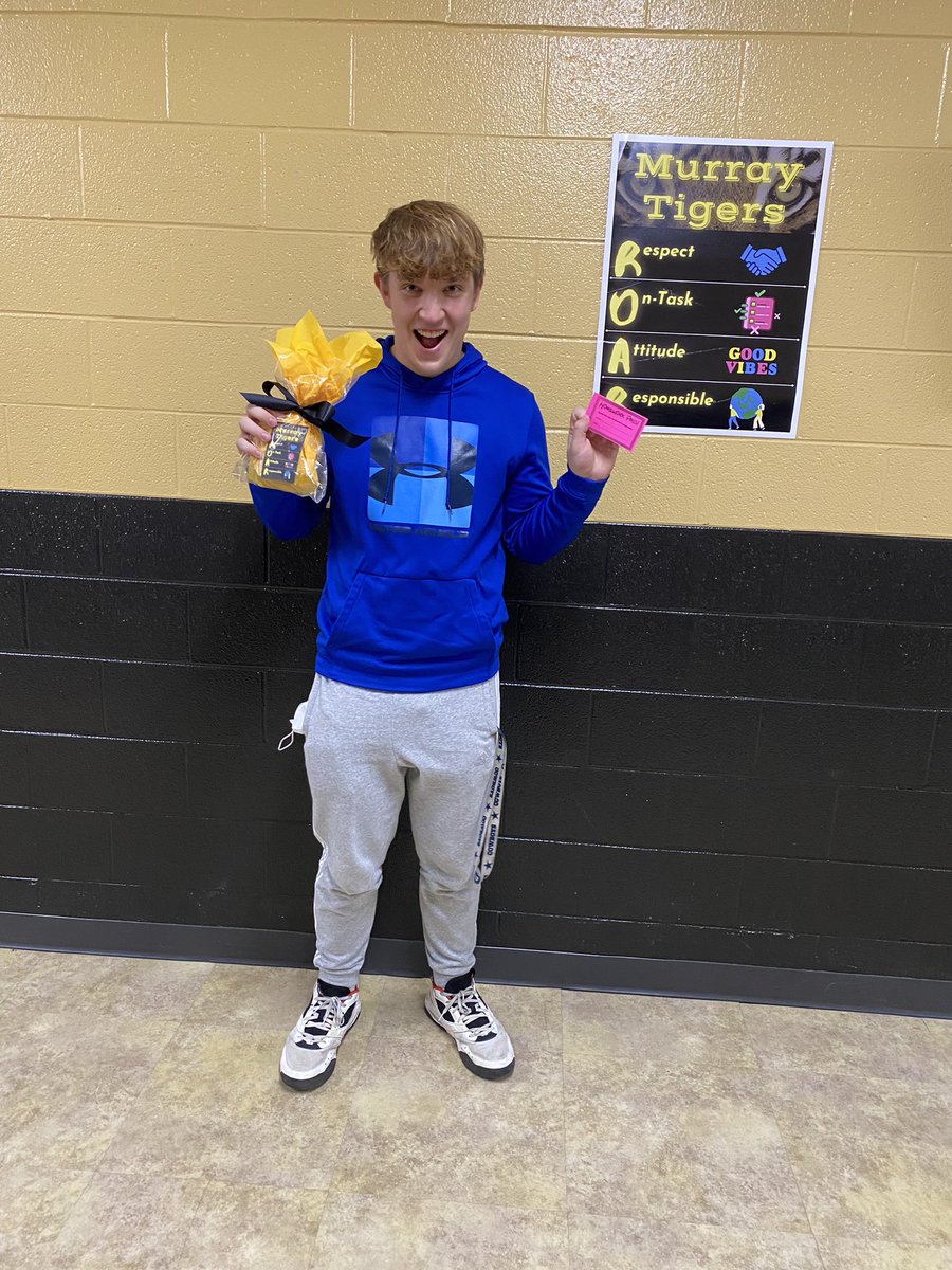 TonyJarvis_MHS's tweet photo. Tiger ROAR reward winners for last week.
Great job nominees and to these winners!  No posers!  👊🏻 @Tyry202 @emilyjgooch #MurraySchools. #TigersRoaringBack https://t.co/hvaxGtOxRV