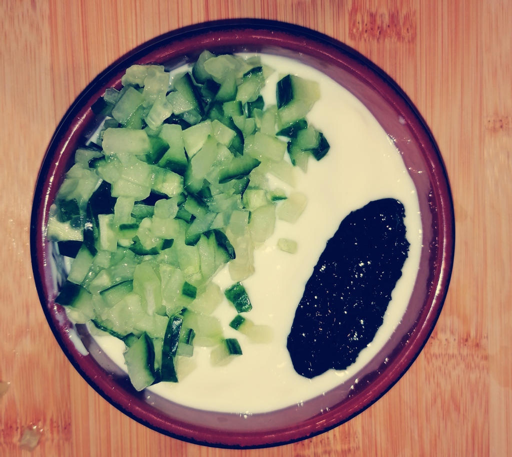 #vegan Cucumber Raita anyone?? So easy to make and done in minutes!

Chop up your cucumber and mix it in with your favourite #diaryfree yoghurt. To make life easier for yourself use mint sauce and mix in. Season with salt and pepper per your taste and #TaDa its done!