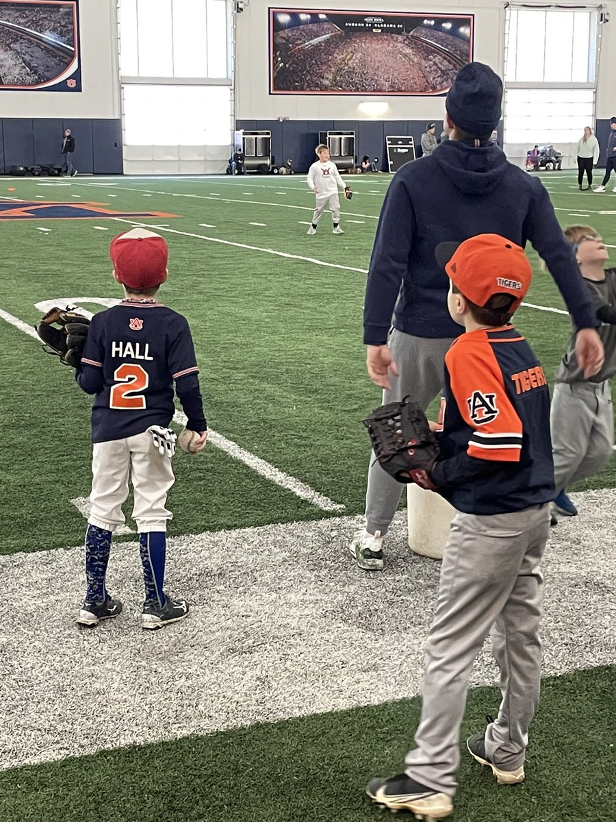 Lee Hall tweet media