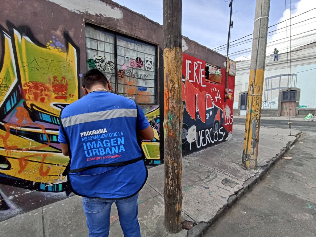 ParquedelAngel's tweet photo. 👩🏻‍🔧🔨 Nuestra amiga Gerente @beresvc nos invitó a tour de la chulada que están haciendo en el Centro Histórico 🤓!! Le salió cita en Presidencia 😓, pero las chicas super poderosas de su equipo dieron tour VIP de todo 🤗. Te compartiremos lo hecho! Muchas gracias 🙏🏻🍀✨ https://t.co/0jf5LTizTS