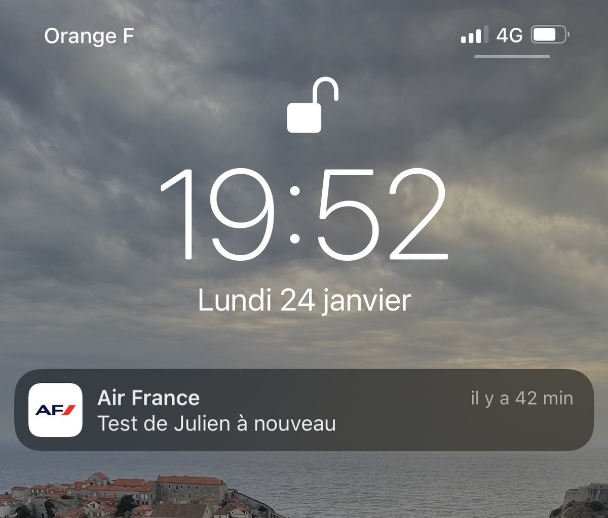 Julien, je te confirme le push mobile iOS fonctionne bien 😉 
Tu peux clôturer le ticket dans ton sprint 😁 #AirFrance