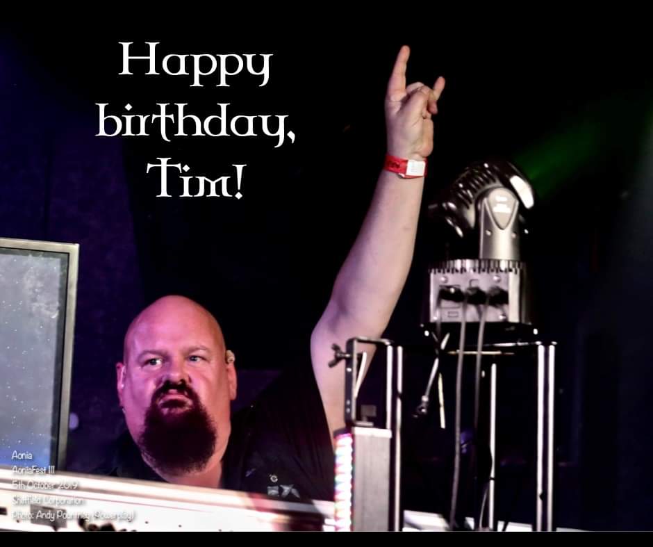 Please join us in wishing our keys maestro  🎹🎵Tim 'The Machine' a very happy birthday! 🎂🎉🥂🤘

📷 Andrew Pountney