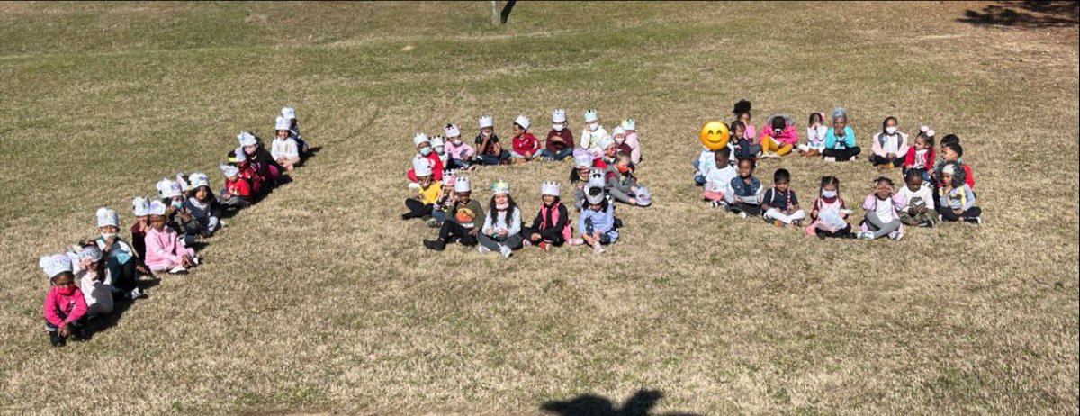 cobb_early's tweet photo. GA PreK got in the 100th day spirit on this beautiful Monday!  @CobbSchools https://t.co/IG1B2xOitT