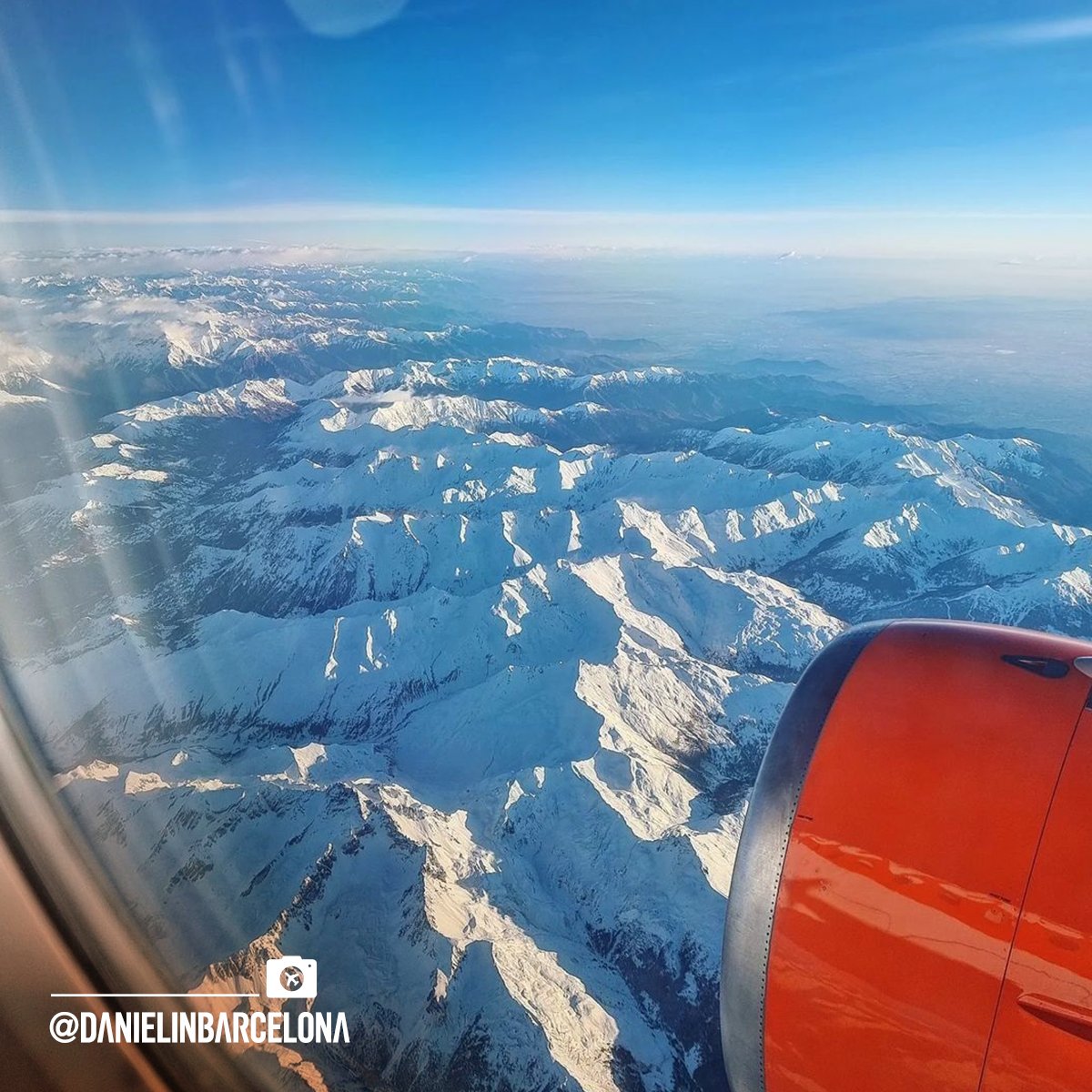 easyJet's tweet photo. It turns out we're not the only ones who've been hitting the slopes. Here are some of our favourite snaps you've been sharing during #easyJetSkiWeek โท๏ธ
๐ท carlovandecarlo, danbasten, planespotter.jack, danielinbarcelona (Instagram) https://t.co/j0aDseGefo